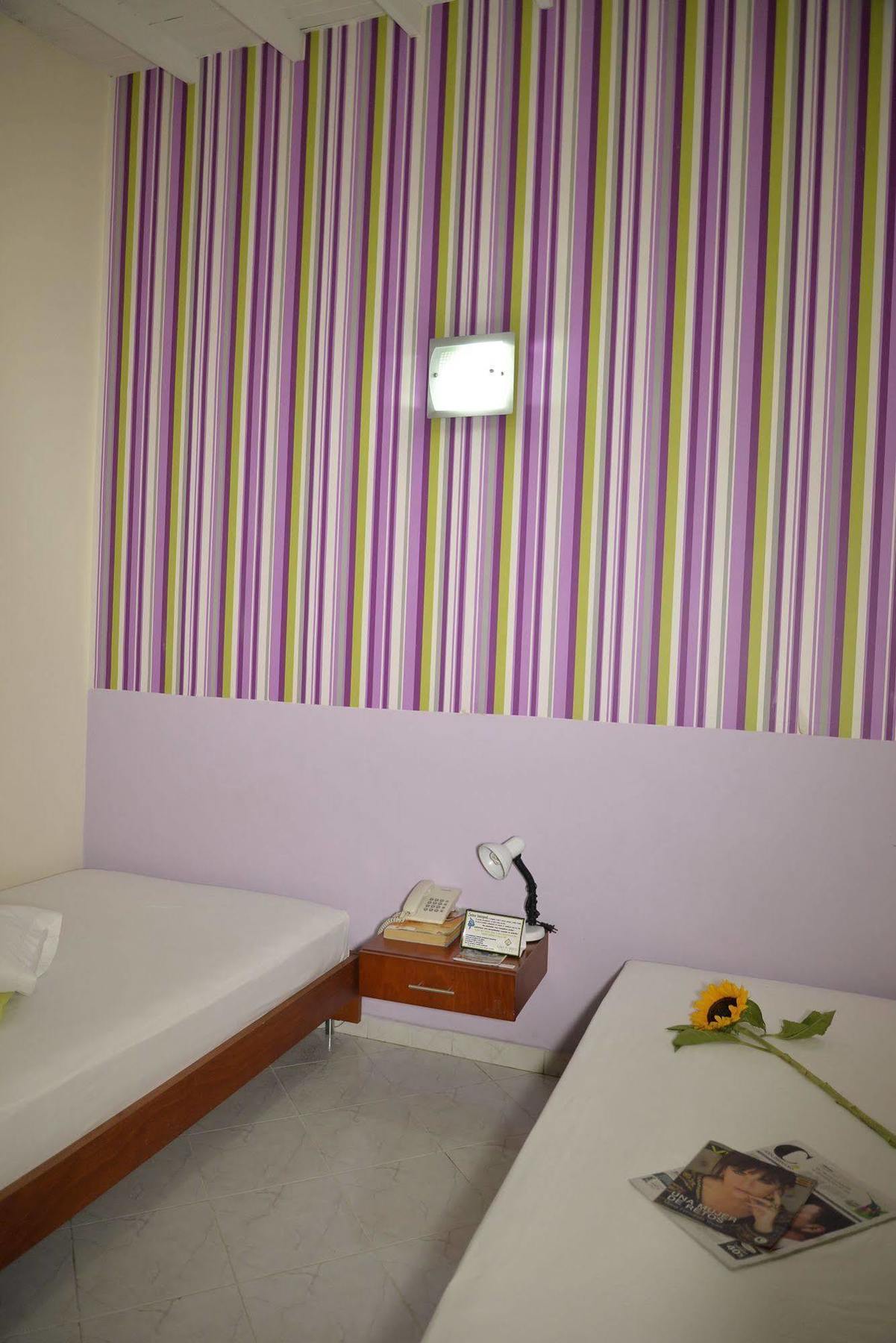 Casa Portico Hotel Medellin Bagian luar foto