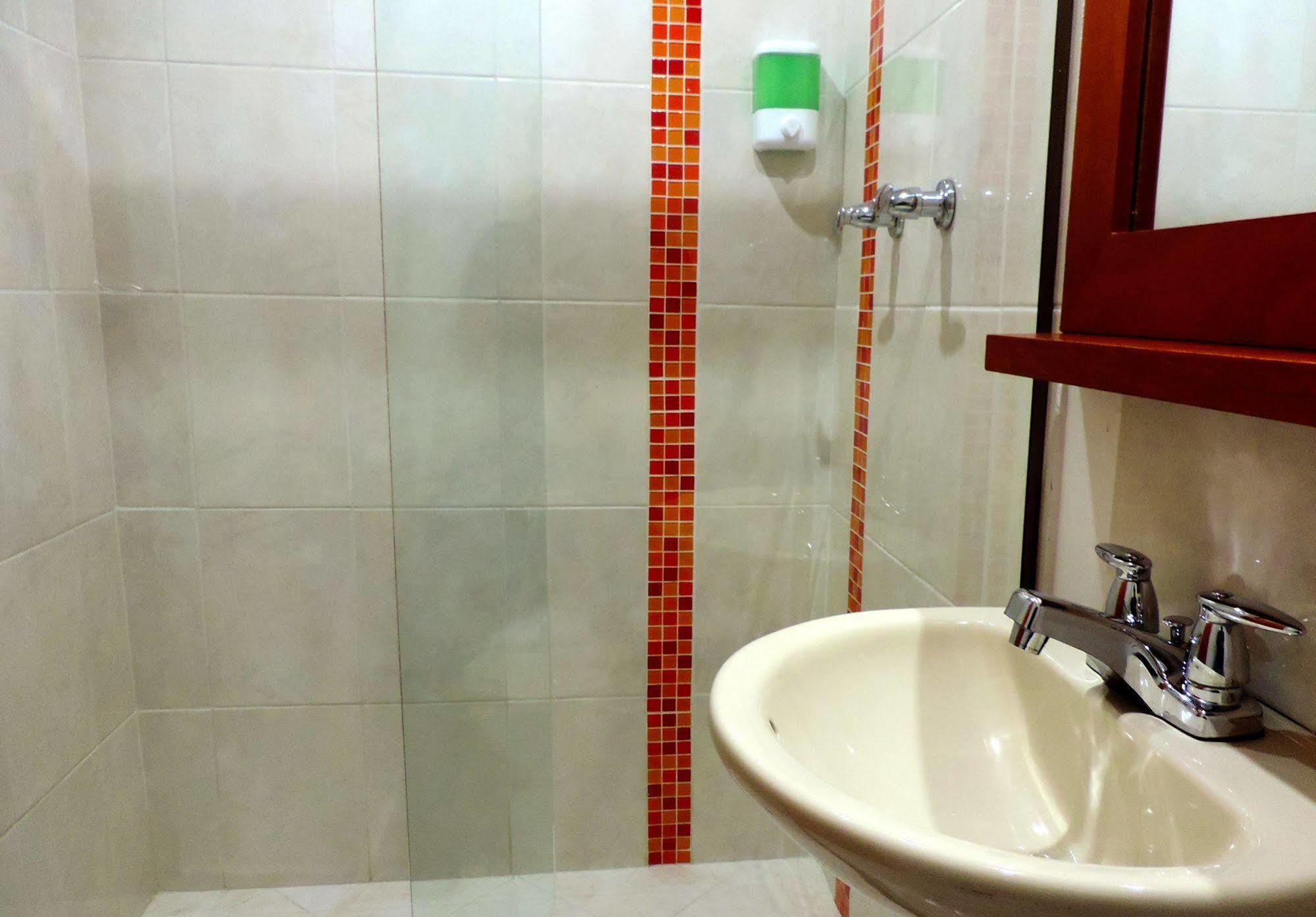 Casa Portico Hotel Medellin Bagian luar foto
