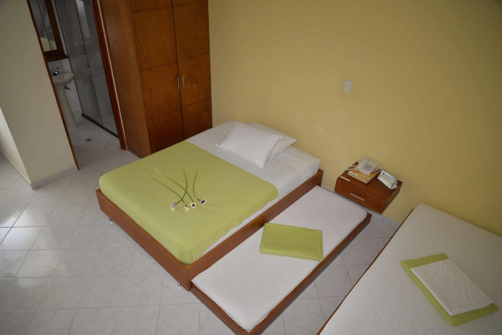 Casa Portico Hotel Medellin Bagian luar foto